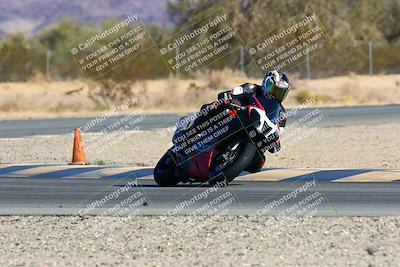 media/Jan-09-2022-SoCal Trackdays (Sun) [[2b1fec8404]]/Turn 6 (1035am)/